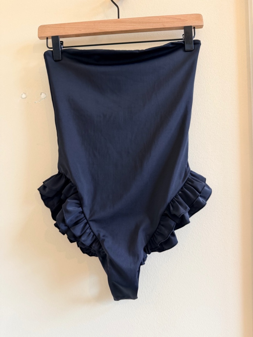 Belle Anna Margot One-Piece Swimsuit size small used once retail $180